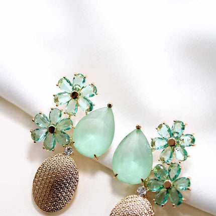 Brinco de Floresverde e detalhe dourado escovado 