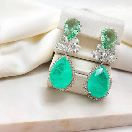Brinco verde com Zirconias