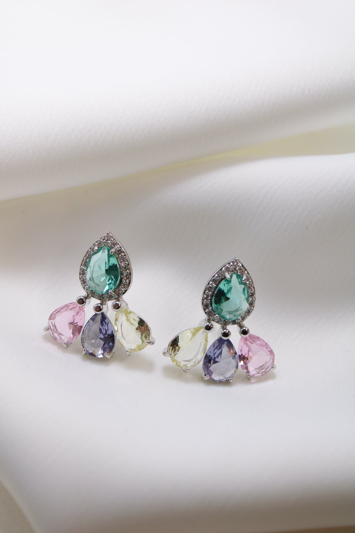 Brinco - Brinco oval Colorido com gota verde