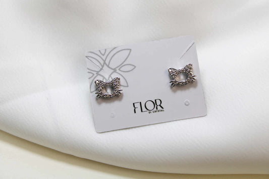 Brinco - Dupla de brinco de Gatinho cravejada e ponto de luz -kids