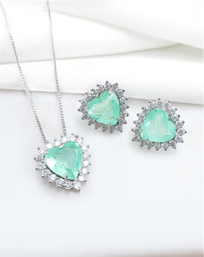 Conjunto de brinco de colar  de coracao verde