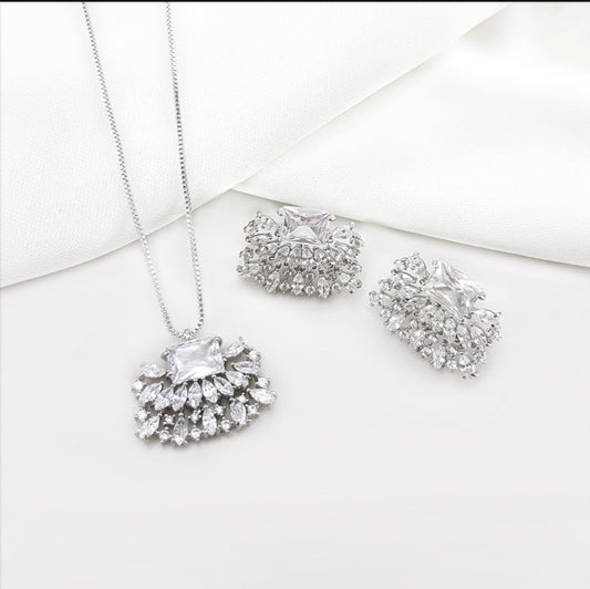 Conjunto de brinco de colar cravejado  cristal