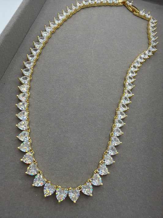 Choker - Rivieira 6mm de coracao cristal em banho gold - 16in