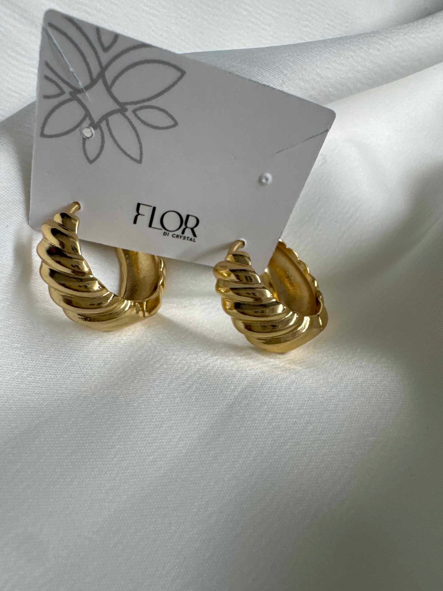 Brinco - Argola Media Torcida- gold grossa