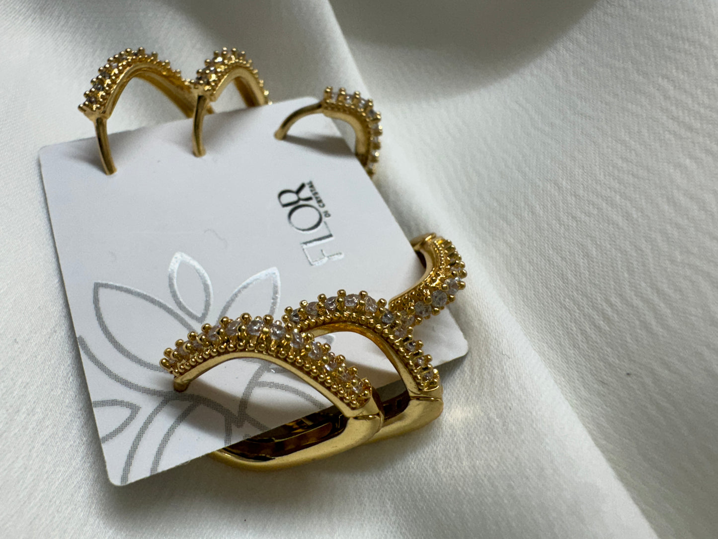 Brinco - Trio Argolas Cravejadas Luxo de triangulo- Gold