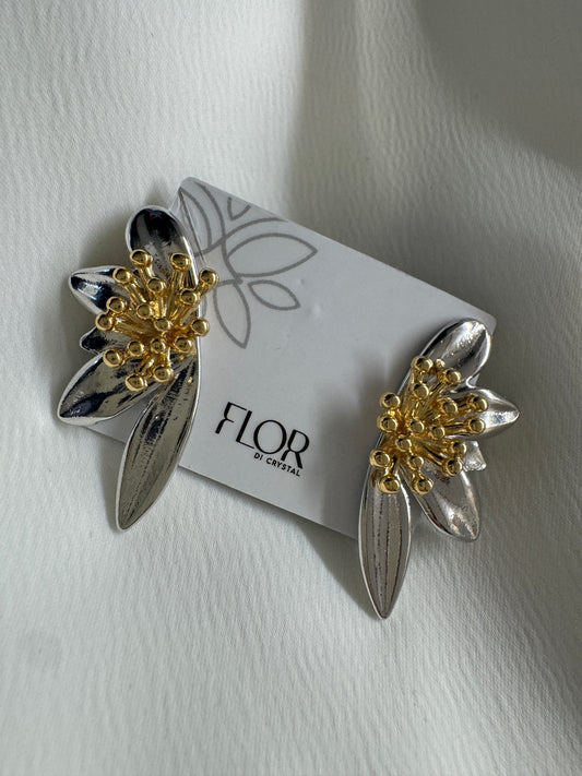 Brinco - brinco de Flor Dois banhos- Gold e Rodio