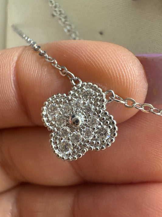 Choker - Colar trevo Cravejado pequeno