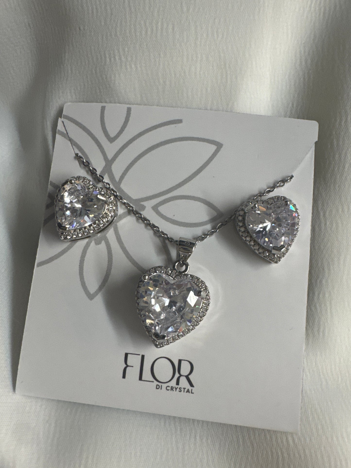 Conjunto - Conjunto de colar e brinco de coracao cravejado