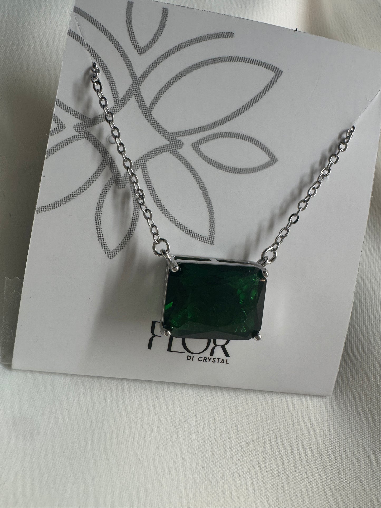 Choker - Colar flor  Esmeralda em Zirconia