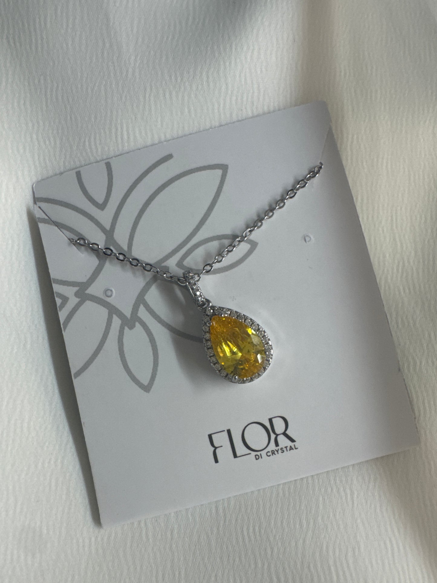 Colar - Colar gota cravejada em amarelo citrino