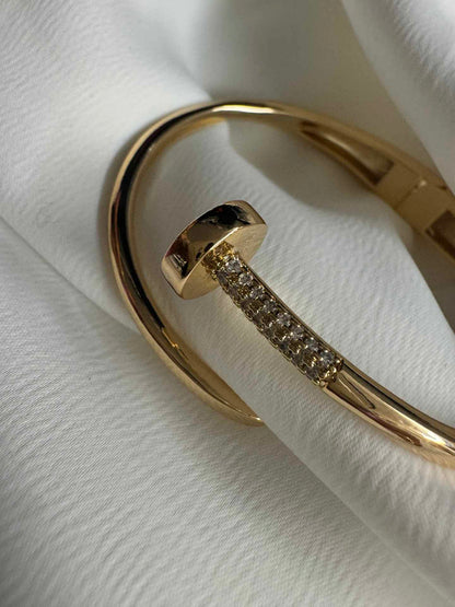 Bracelete Cartiier detalhe Cravejado 