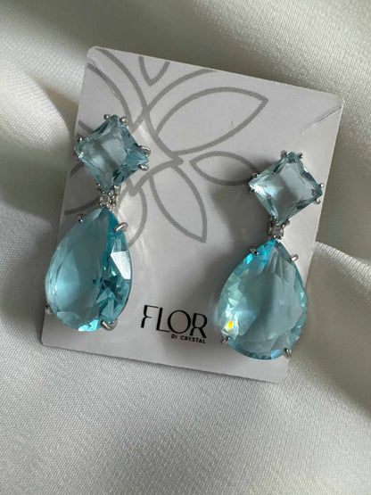 Flower cascade earing w pearl accent 