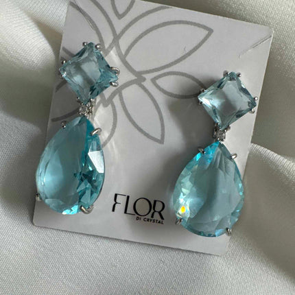 Flower cascade earing w pearl accent 