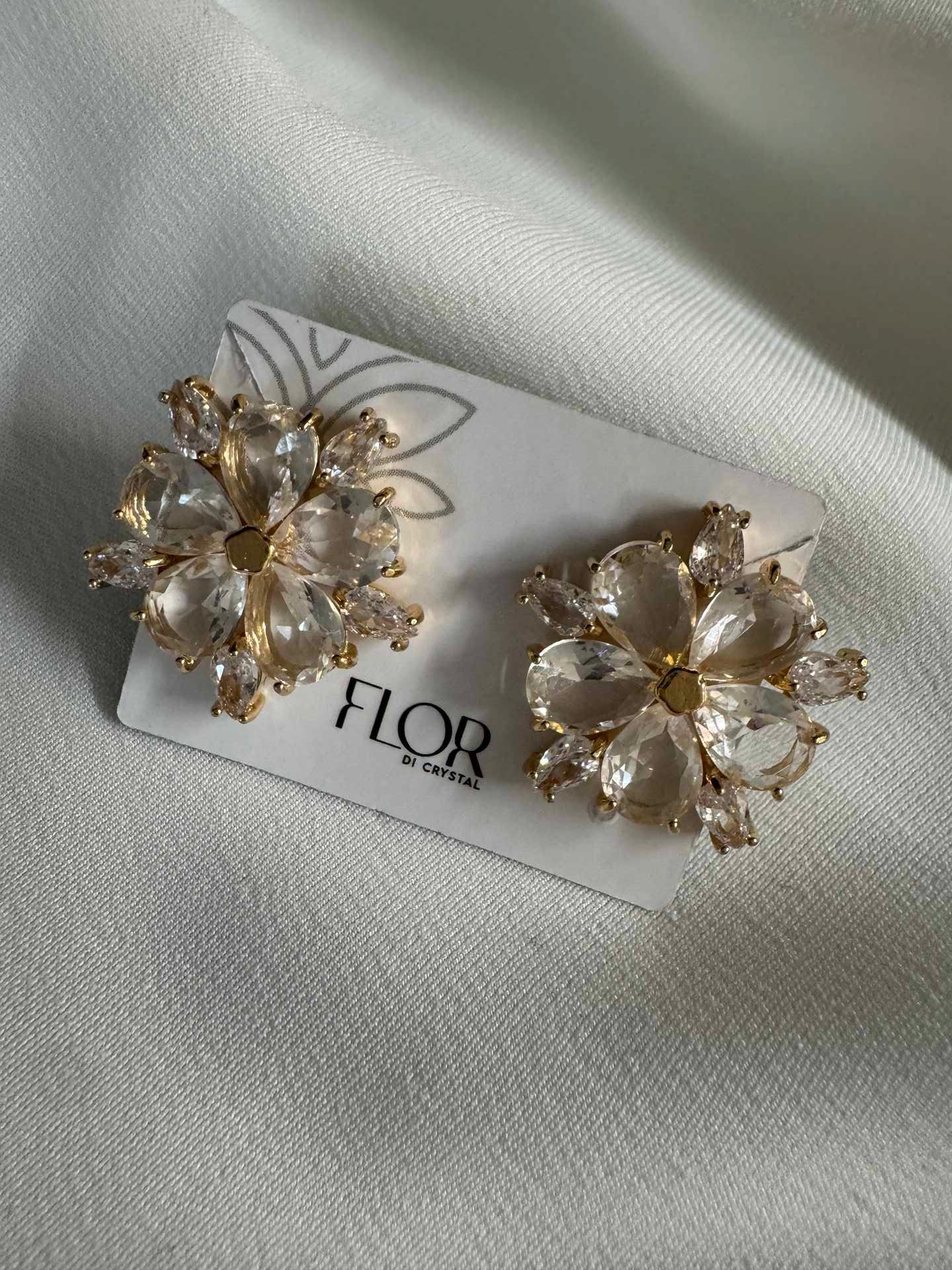 Brinco de flor Zirconias cristal-  medio