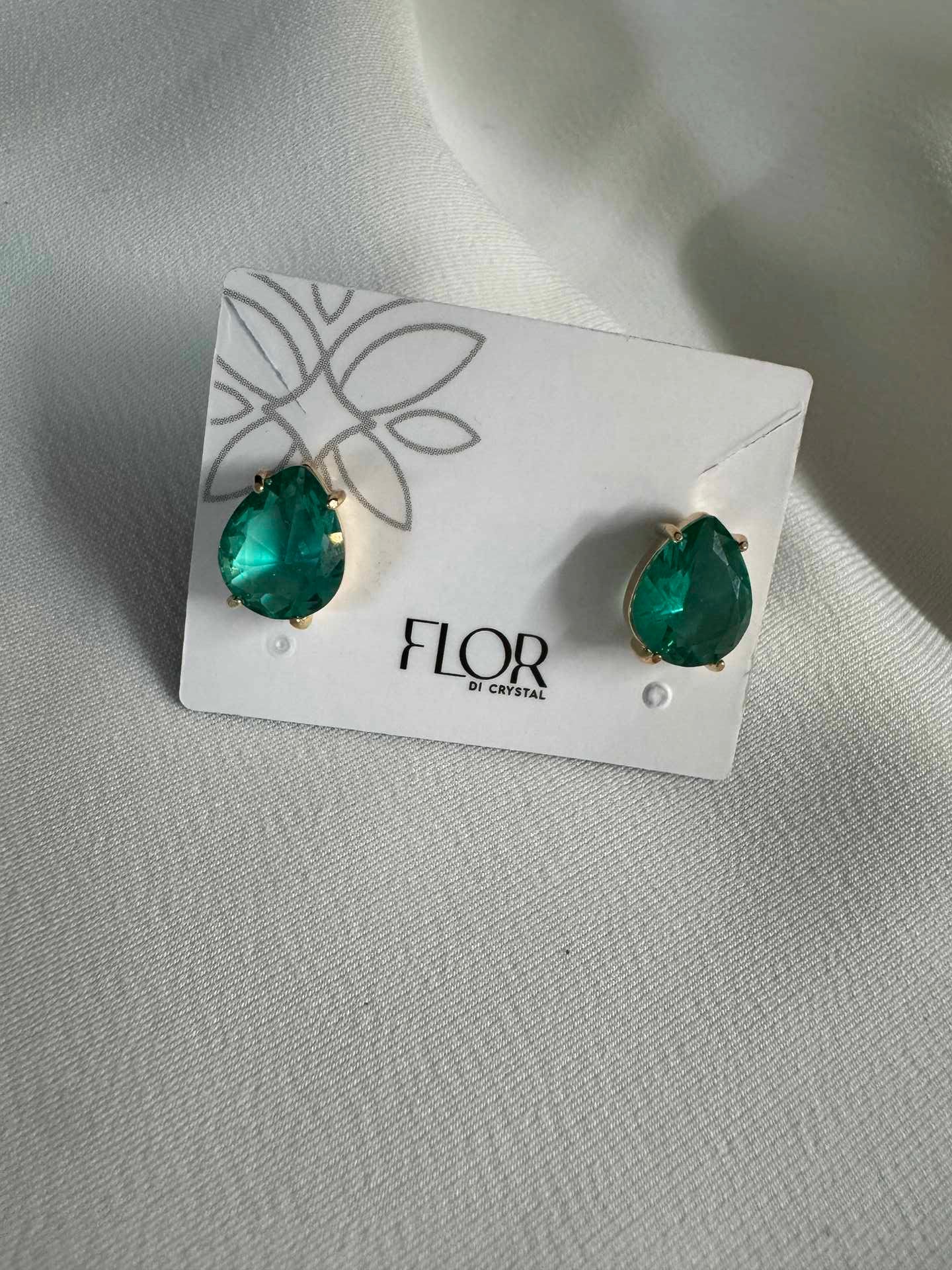 Brinco - Brinco ponto de luz gota em esmeralda