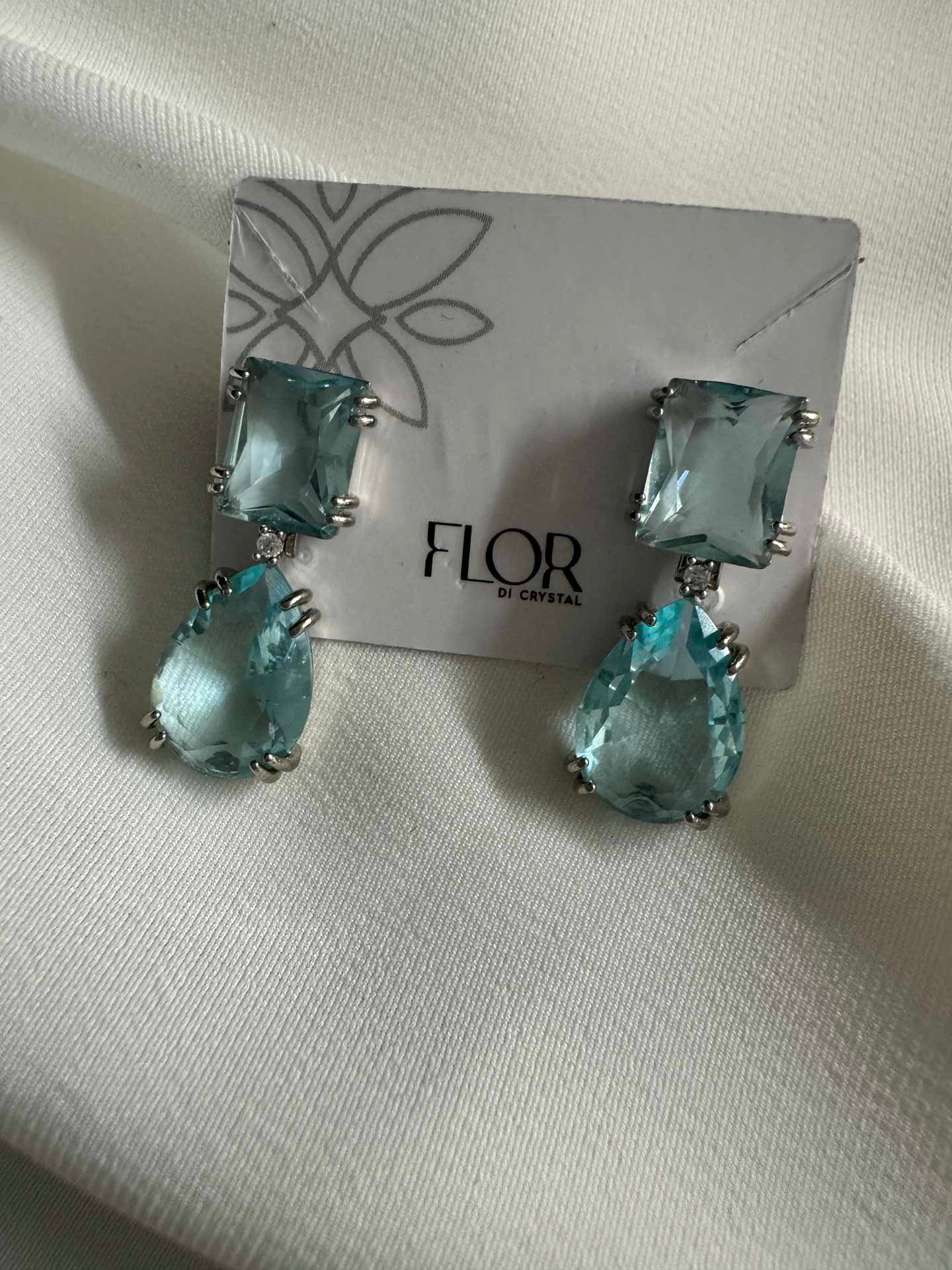 Brinco de gota Zirconia aqua Medio -pequeno