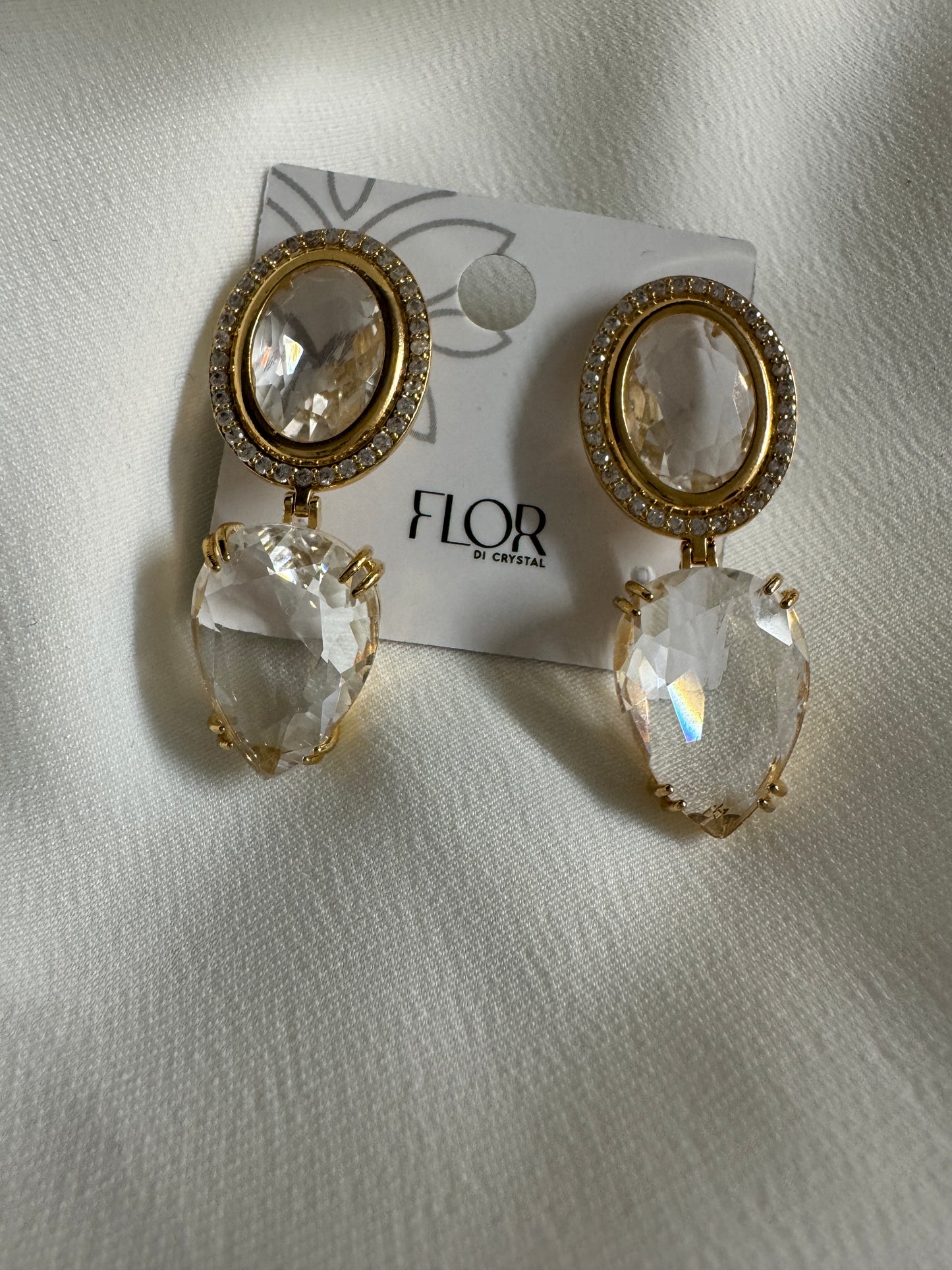 Brinco - Brinco de Cravejado de Cristal Oval detalhe liso