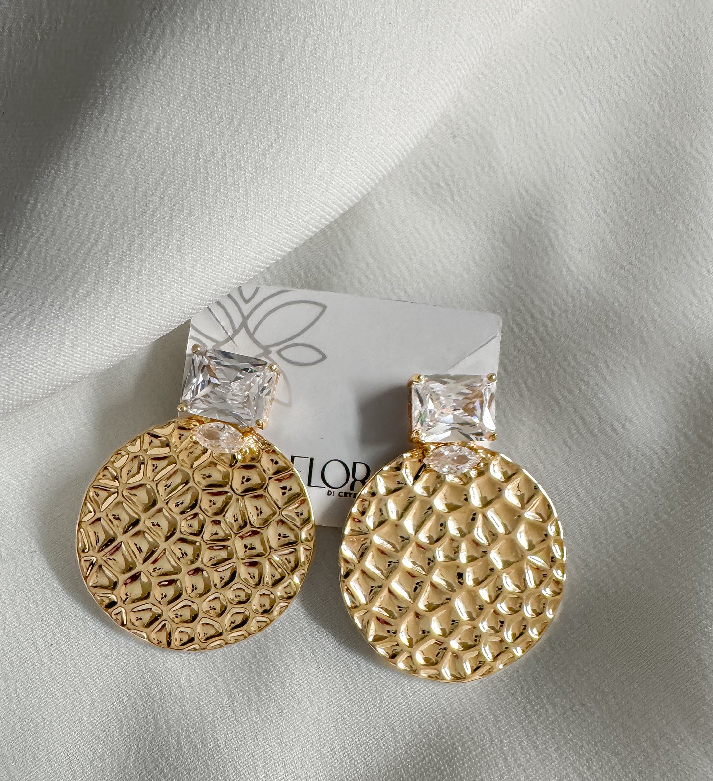 Brinco - Brinco com Zirconia e chapa martelada