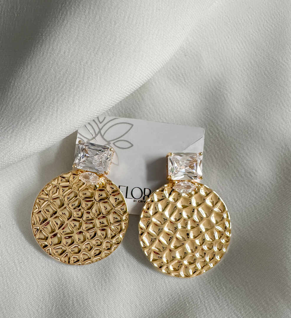Brinco com Zirconia e chapa martelada