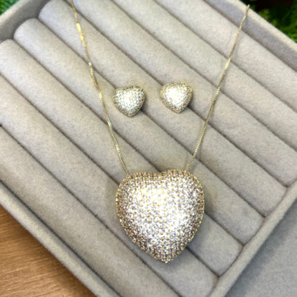 Conjunto Maxi coração Cravejado Dourado em cristal