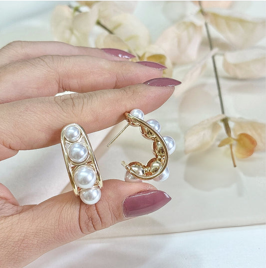 Brinco - Argola alongada em perola shell