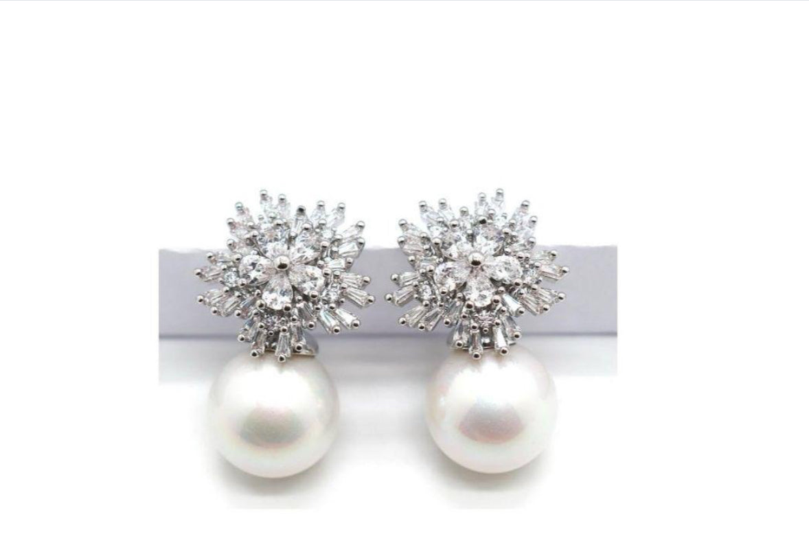 Brinco - Brinco - perola e cluster de cristais