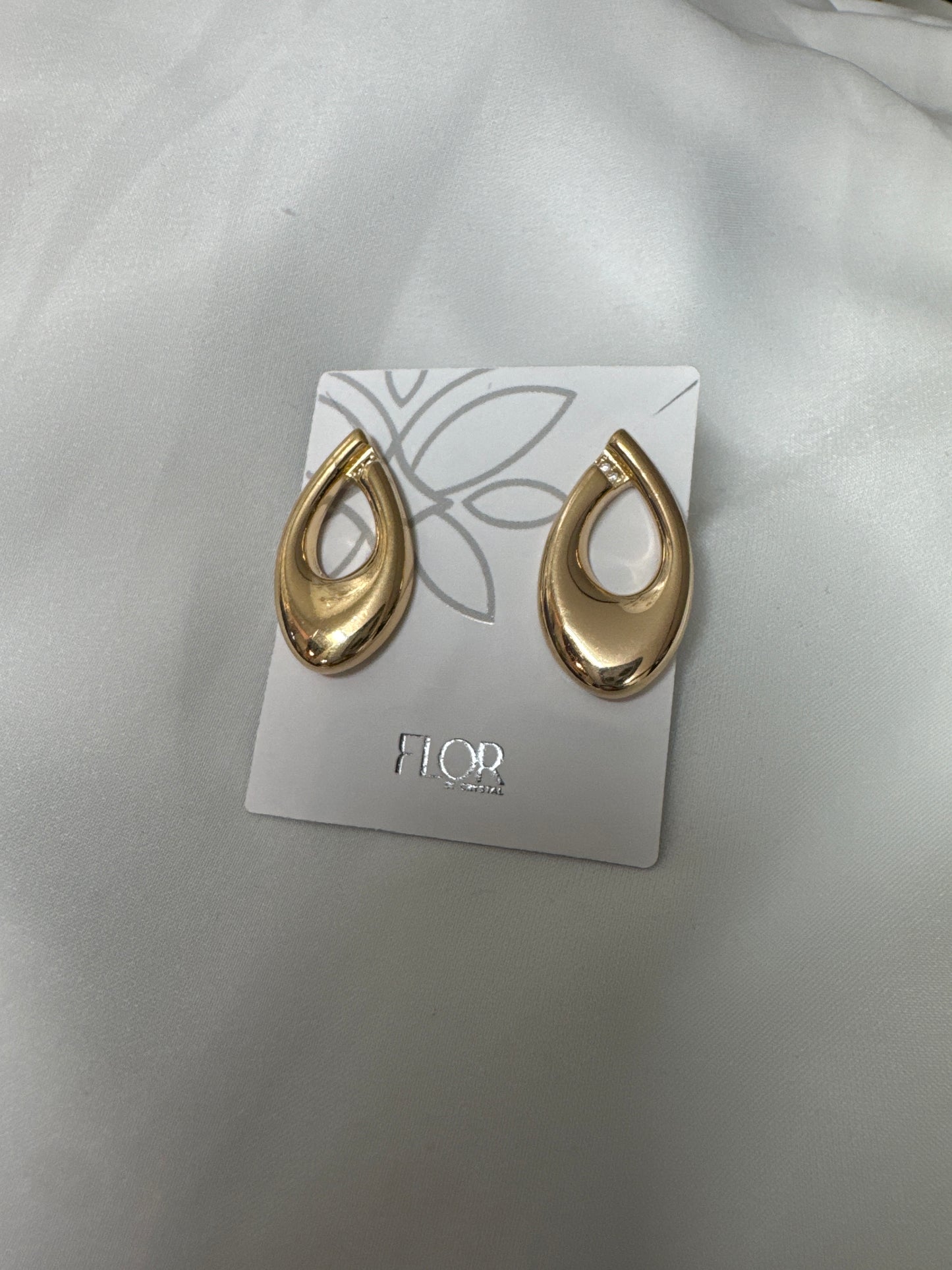 Outros - Brinco gota  fechada media vasada organica com