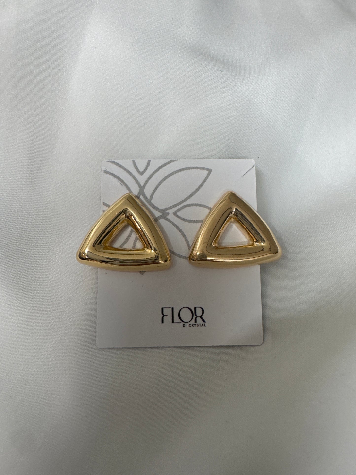 Outros - Brinco triangulo  media vasada