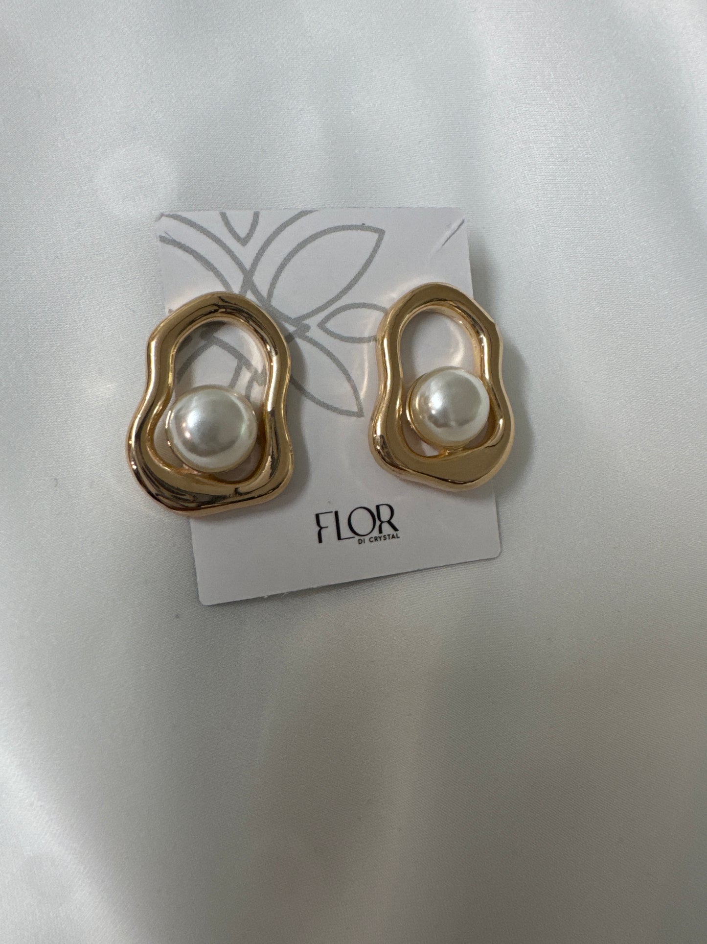 Outros - Brinco organico medio com perola grande