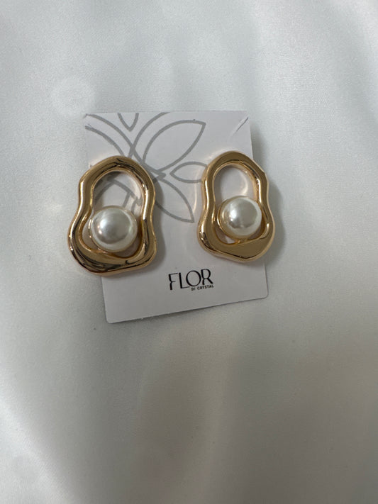 Outros - Brinco organico medio com perola grande