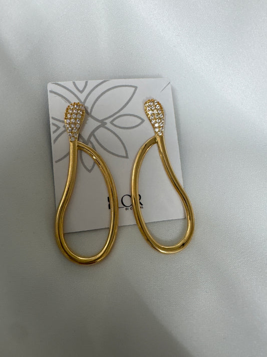 Outros - Brinco gota organila longa media vasada cravejada