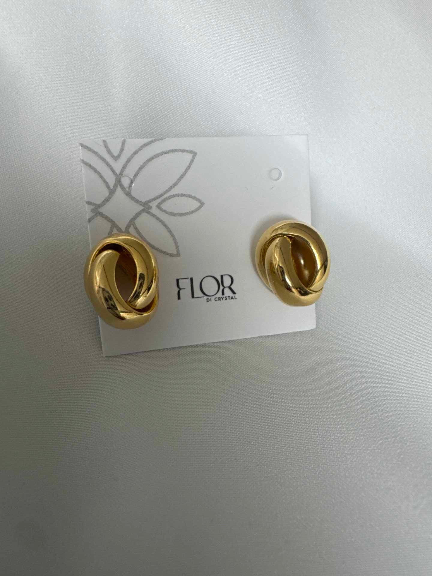 Outros - Brinco  botao entelacado