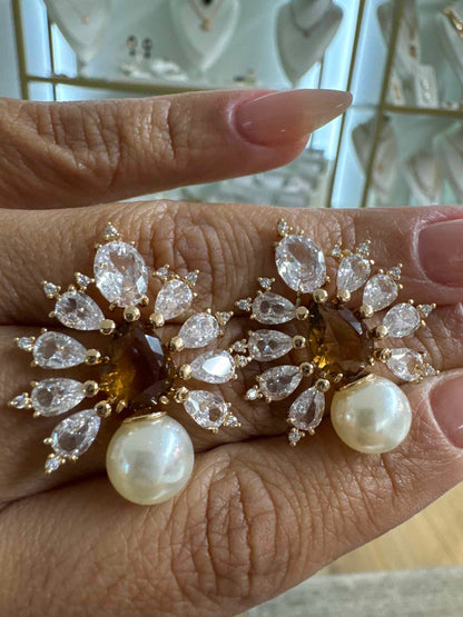 Brunco de Flor cristal Cravejada com Perola