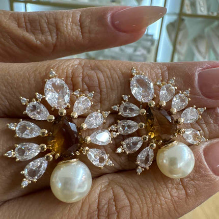 Brunco de Flor cristal Cravejada com Perola