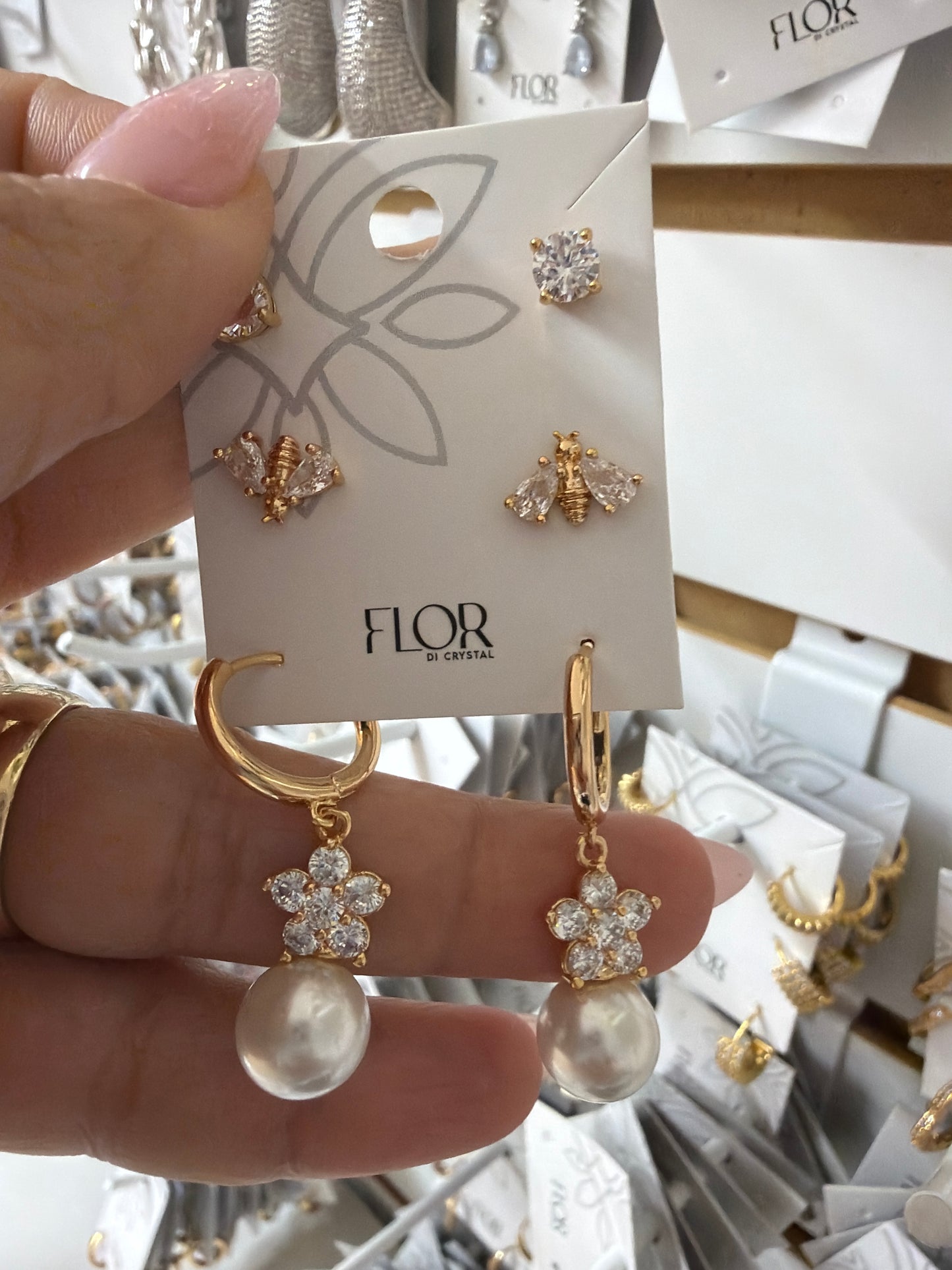 Trio Abelha e flor com ponto de luz