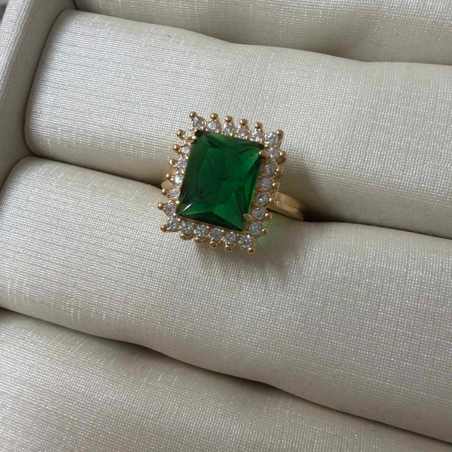 Anel Verde esmeralda cravejado- regulavel