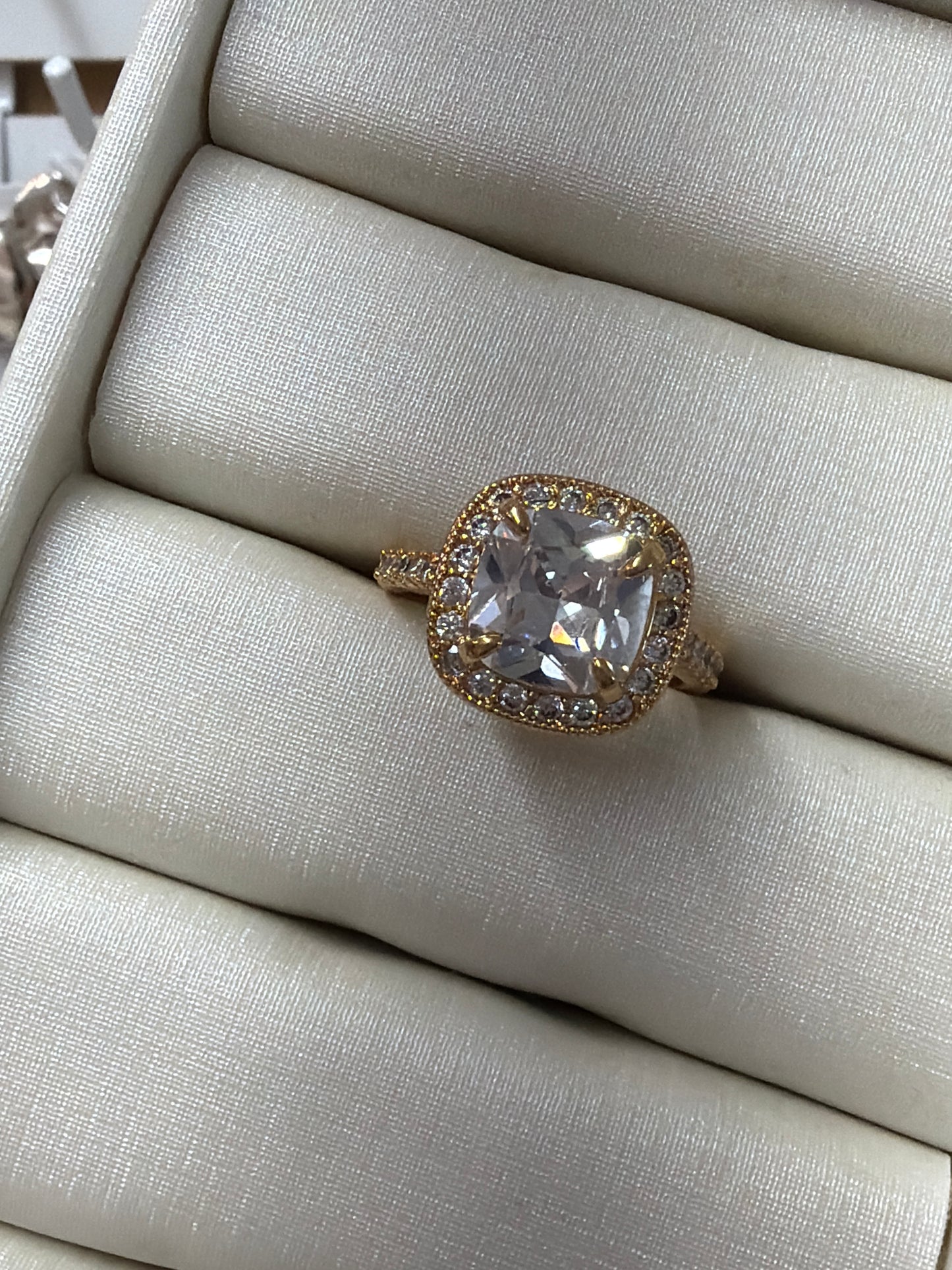 Anel - Anel cravejado quadrado em zirconias #9