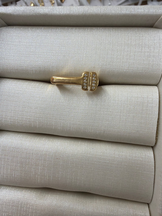 Anel - Anel de dedinho quadrado c detalhe cravejado