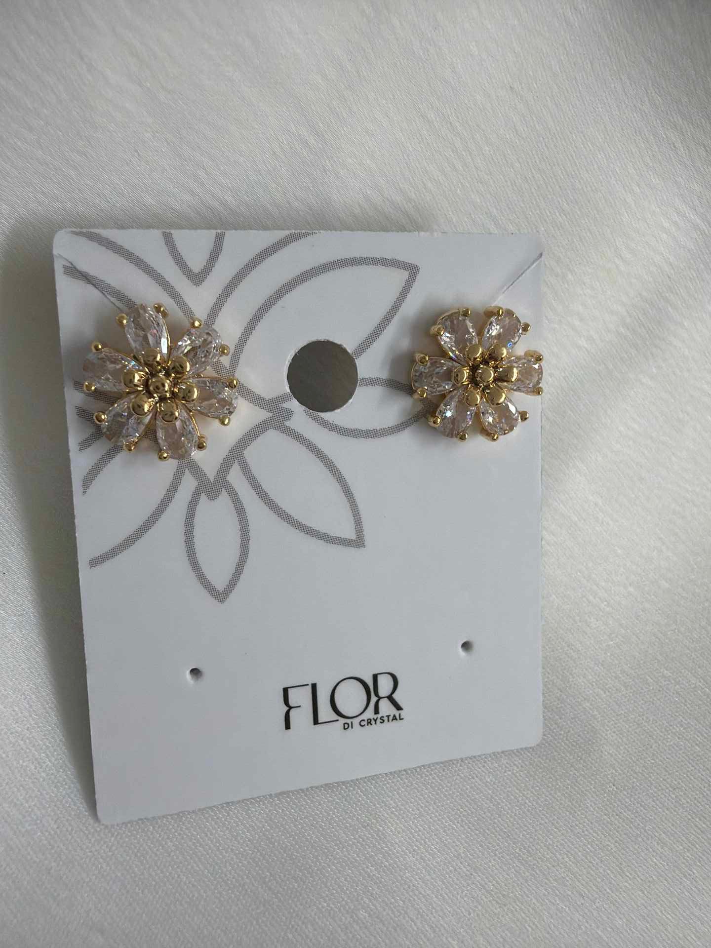 Brinco de Flor em Pedraria