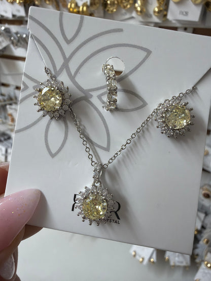 Clear cotrine cz earing and necklace set with cz