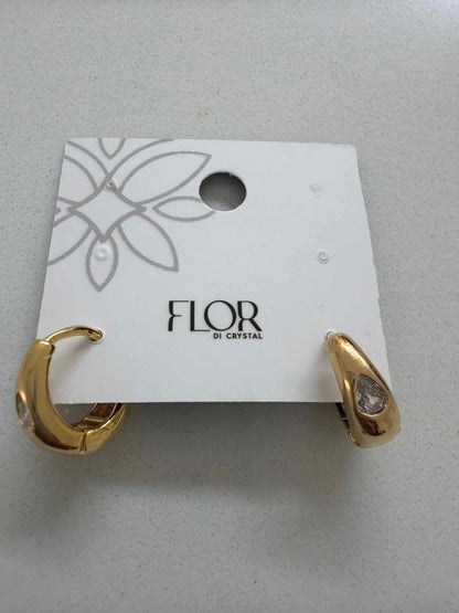 Small alongated hoops with teardrop cz