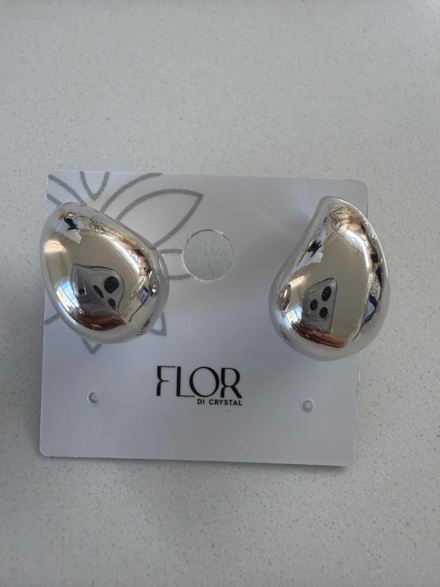 Small Teardrop earing 