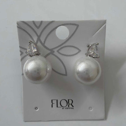 Pearl earing with teardrop cz 