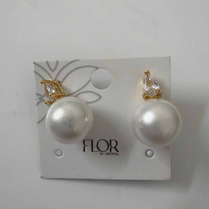 Pearl earing with teardrop cz 