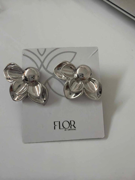 Brinco Organico meia Flor rodio