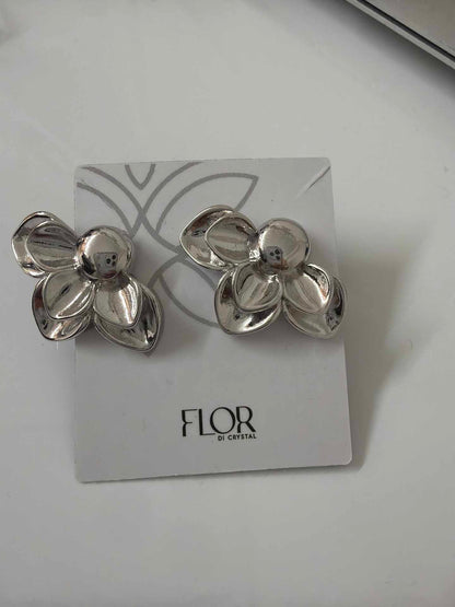 Brinco Organico meia Flor rodio