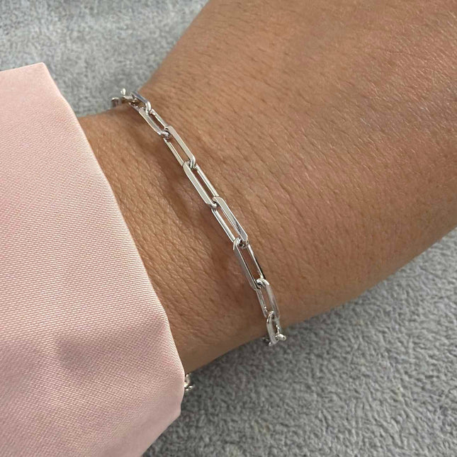 Delicate paperclip bracelete 