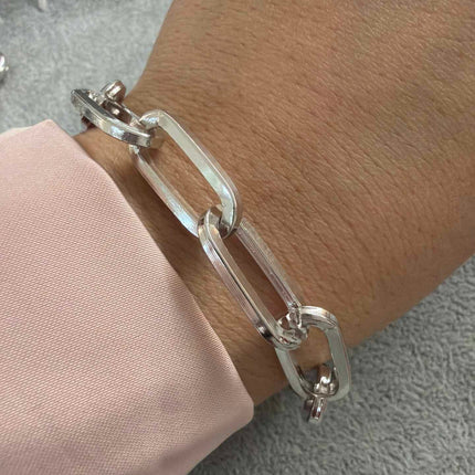 Medium paperclip bracelete 
