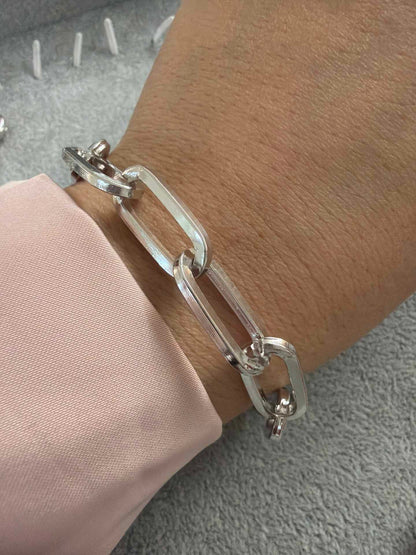 Medium paperclip bracelete 