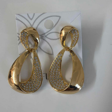 twisted look with cz pave